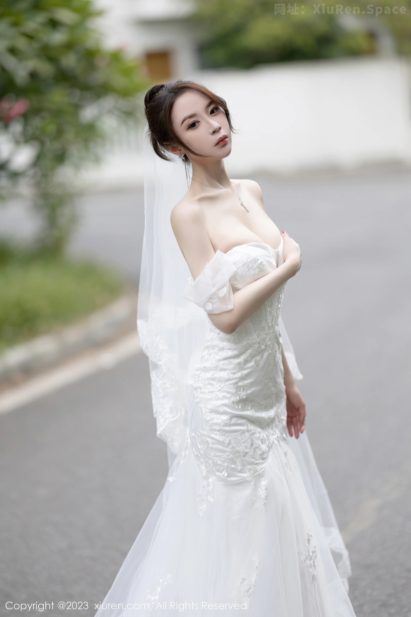 图片[6]-[XiuRen秀人网]VOL.7310 模特梦心玥安吉旅拍性感白色婚纱服饰半脱秀曼妙身姿诱惑写真83P-秀人网官方网站